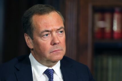 "Ukrajinski režim marioneta SAD" Medvedev tvrdi da bi ruske snage mogle da stignu do Kijeva