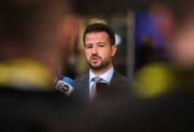 PES o ostavci Jakova Milatovića "Vrijeme je da konačno počne raditi u interesu građana umjesto na ličnoj promociji"