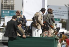 SAD i Velika Britanija raketirale glavni grad Jemena: Huti gađali američki tanker u Adenskom zalivu