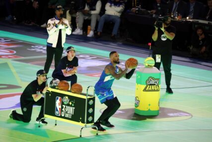 (VIDEO) NBA JE OVO ČEKALA 16 GODINA Demijan Lilard slavio u brzom šutiranju trojki
