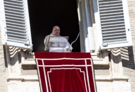 “Toliko žrtava i suza u periodu koji postaje užasno dug” Papa se zalaže za diplomatsko rješenje rata u Ukrajini