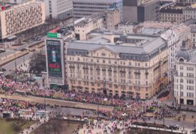 (VIDEO) "Ovdje smo zbog neuspjeha vlasti" Hiljade poljoprivrednika protestuju u Varšavi, uz njih rudari i autoprevoznici