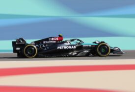 Najava zanimljive sezone: Hamilton najbrži na drugom treningu u Bahreinu