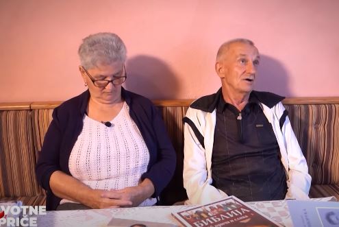 (VIDEO) "Bilo je prasetine, jagnjetine, kolača" Par iz sela kod Dervente ORGANIZOVAO SOPSTVENU SAHRANU