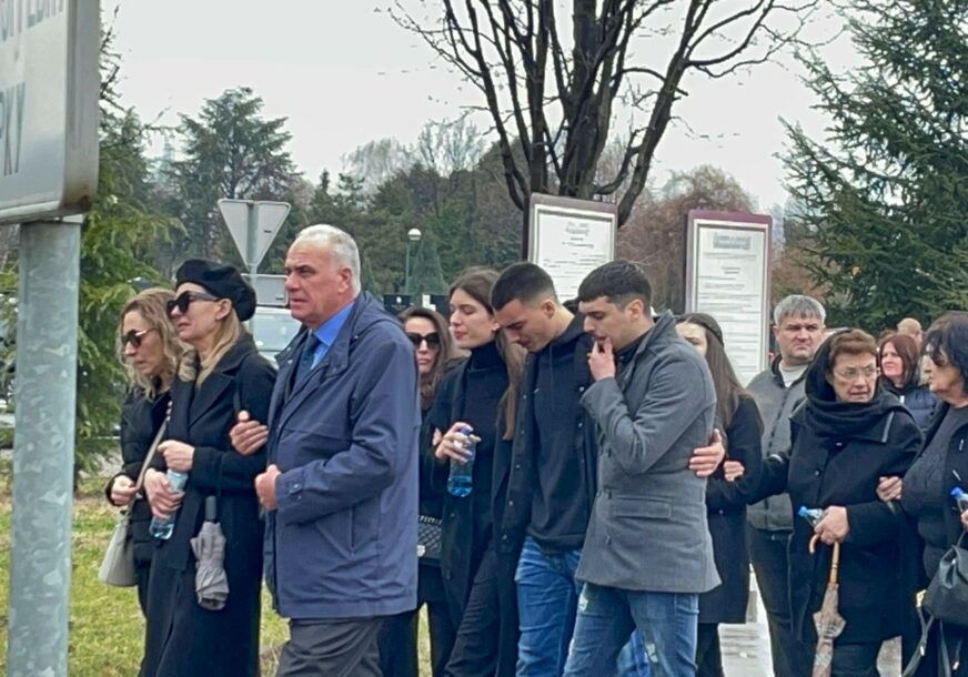 "Odmah si rasporedio anđele..." Govor protkan emocijama na sahrani Dejana Milojevića