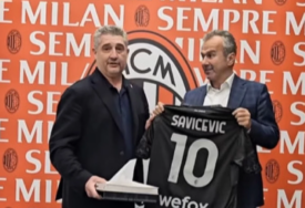 (VIDEO) "Ja sam želio da piše Genije, ali..." Milan na fenomenalan način dočekao Savićevića, imao poseban poklon za svoju legendu