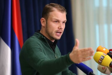 “JELENA TRIVIĆ OPET LAŽE” Stanivuković brutalno odgovorio na optužbe da njegova porodica priređuje internet klađenje
