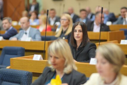 "Prvo besplatno za sve, onda samo za neke u pola cijene" Vukomanovićeva istakla da je vlast u Srpskoj ponovo izigrala trudnice