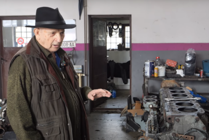 (VIDEO, FOTO) Nema tog auta kojeg on ne može popraviti: Ivo je bio najbolji automehaničar Jugoslavije, još čuva sat sa TITOVIM POTPISOM