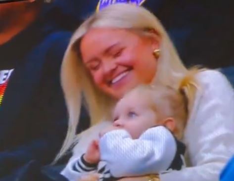 (VIDEO) Scena koja topi srca: Jokićeva mezimica ukrala šou na utakmici Denvera