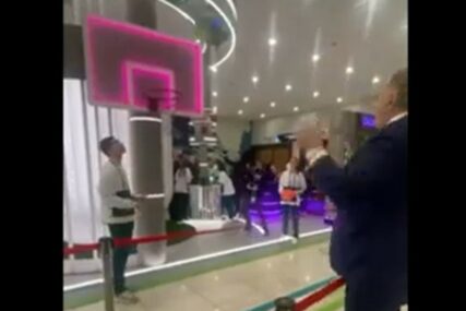 (VIDEO) "Trica" kao od šale: Dodik u Kazanju demonstrirao košarkaške vještine