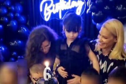 (VIDEO) Pjevačica ne skida osmijeh sa lica: Kćerka Nataše Bekvalac proslavila 6. rođendan, tetke sve snimile