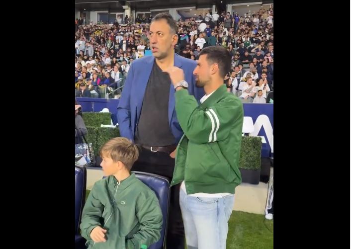 (VIDEO, FOTO)  SPEKTAKL U LOS ANĐELESU Đoković došao da gleda Mesija i Joveljića, a društvo mu je pravio legendarni srpski košarkaš