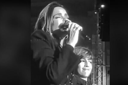 (VIDEO) Severina na koncertu IZVELA SINA NA BINU: Aleksandar ne skida osmijeh pored majke, a ona ga grli dok pjeva "Rođeno moje"
