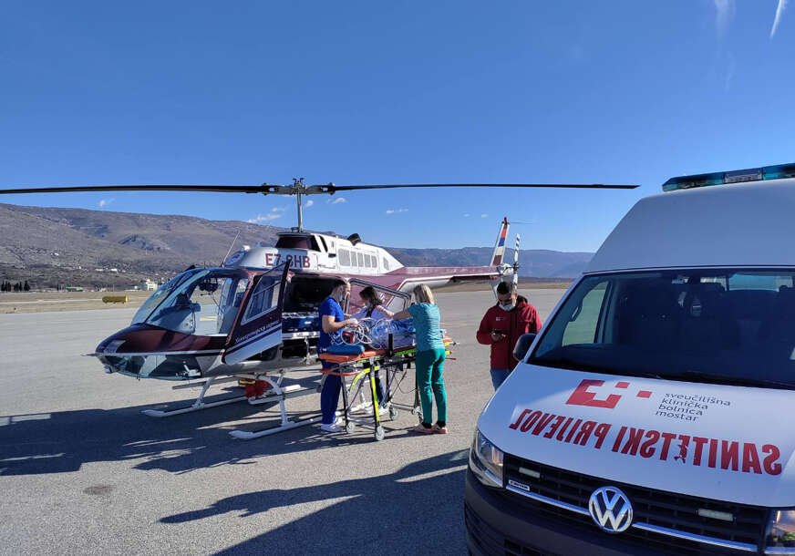 Uspjeh pilota i ljekara iz Republike Srpske: Novorođena beba helikopterom hitno prebačena iz Mostara u Beograd