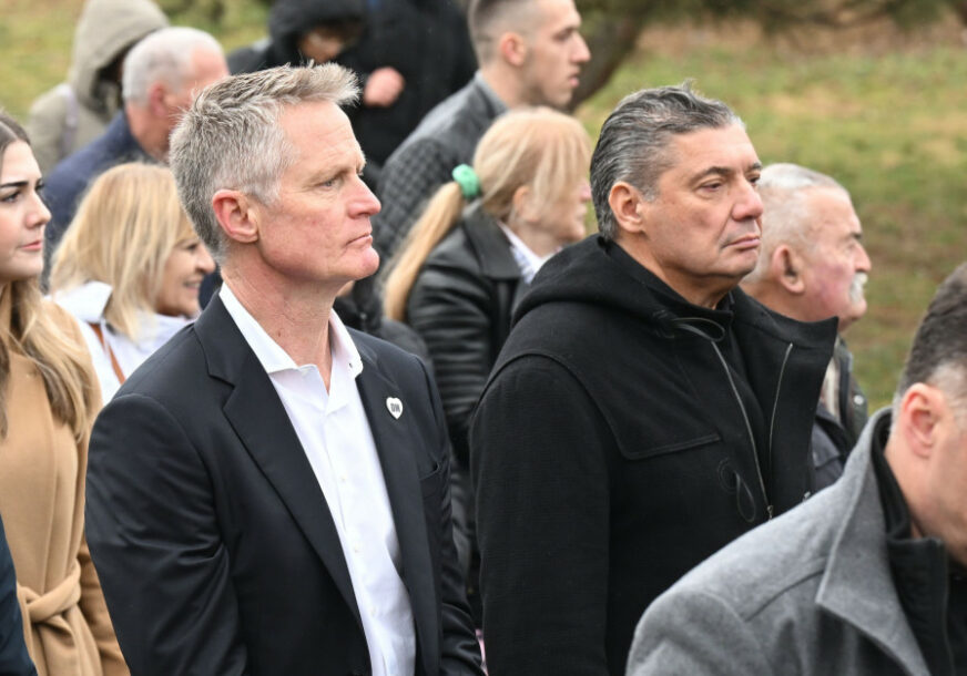 (FOTO) DEKIJU U ČAST Delegacija Golden Stejta na sahrani Dejana Milojevića nosila poseban detalj