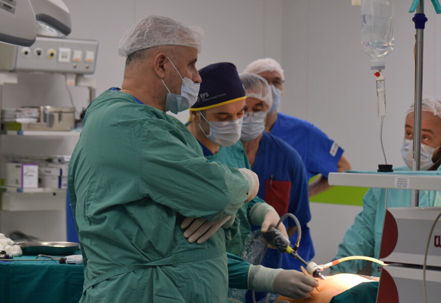 (FOTO) Prvi put u Srpskoj: Na UKC urađene operacije u tretmanu gojaznosti pacijenata