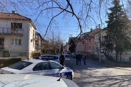 Sumnja se na pokušaj ubistva: Djevojčica (14) nožem napala oca, pa krenula da ga ubode