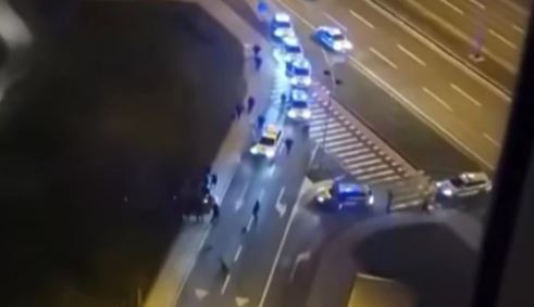 (VIDEO) Filmska potjera u Zagrebu: Više od 10 policijskih vozila jurilo za vozačem koji je bježeći SLETIO SA CESTE