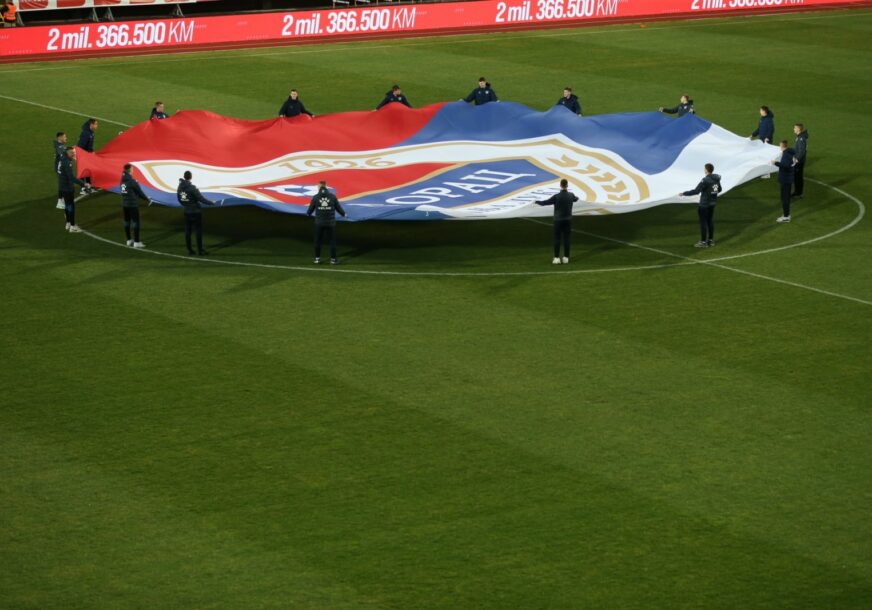 (FOTO) USPJEŠNO OTVARANJE PROLJEĆNE SEZONE Borac rutinirao Tuzla Siti na Gradskom stadionu, Jovo Lukić sa dva gola vodi plavo-crvene ka tituli