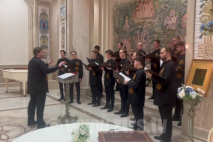 (VIDEO) U čast Dodiku: Crkveni hor otpjevao pjesmu „Tamo daleko“
