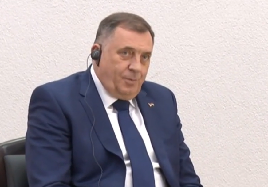 (VIDEO) Proslava na ruski način: Dodik “zalio” dobijanje ordena od Putina