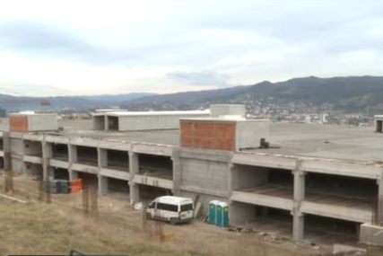 (VIDEO) Gradska uprava koči izgradnju garaža na Paprikovcu: Gradonačelnik tvrdi da Grad radi po ustaljenim procedurama