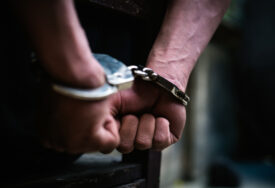 (FOTO) AKCIJA U DOBOJU Zaplijenjena droga, uhapšen osumnjičeni za 2 krivična djela
