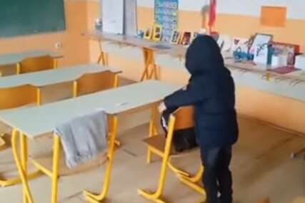 (VIDEO) "Učiteljica mi je najbolji drug" Prvačić Radovan jedini đak područne škole u Kmećanima