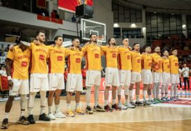(FOTO) Zvezdin krilni centar igra kao preporođen: Crna Gora ubjedljivo slavila protiv Švedske u kvalifikacijama za Evrobasket