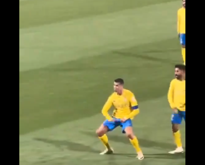 (VIDEO) SKANDAL U ARABIJI Ronaldo pred suspenzijom zbog reakcije na skandiranje Mesiju