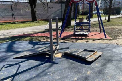 UNIŠTENI REKVIZITI Dječije igralište u parku “Mladen Stojanović” opet na udaru vandala