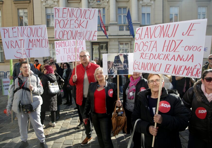 (VIDEO, FOTO) "DOSTA JE, ODMAH NA IZBORE" Veliki protest u Zagrebu protiv hrvatske vlade