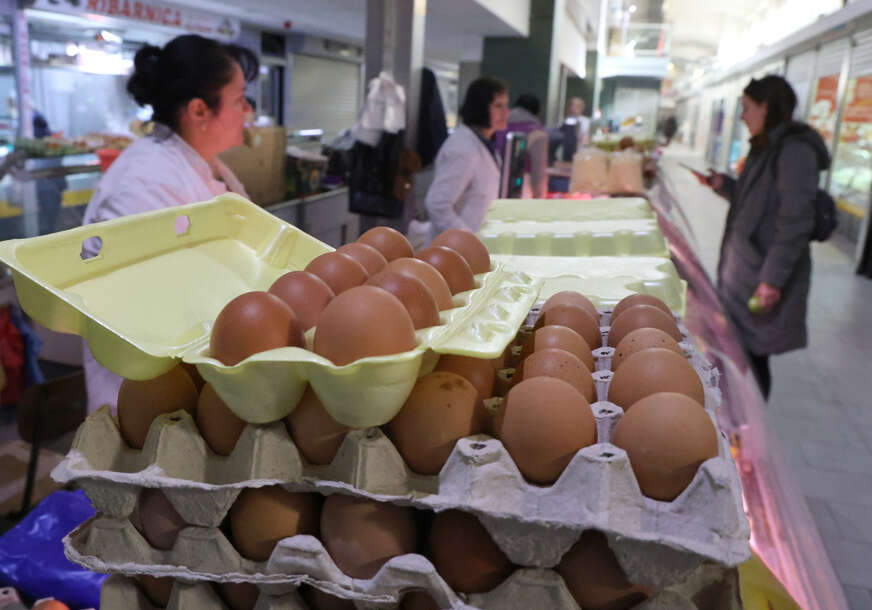 prodaja jaja na tržnici 