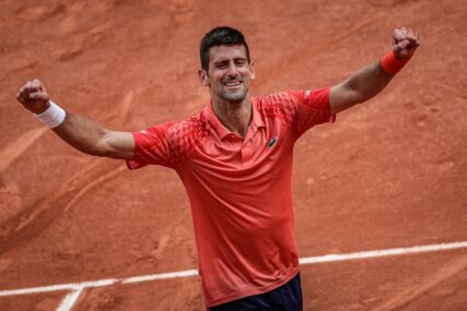 (FOTO) SINER PRIJETI NOLETU Novak Đoković za 7 dana u istoriju šalje još jedan rekord Rodžera Federera