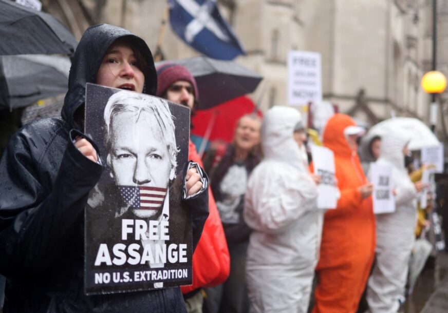 Protest zbog Džulijana Asanža u Londonu