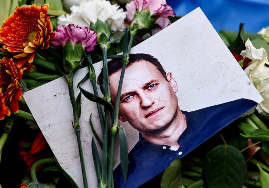 (FOTO) Uhapšeno 6 novinara: Ruska policija PRITVORILA NOVINARKU koja je napravila posljednji snimak Navaljnog