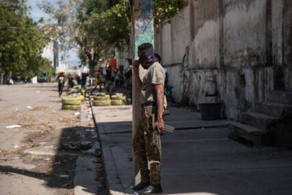 (FOTO) Proglašeno VANREDNO STANJE na Haitiju: Bande napale 2 zatvora i oslobodile 4.000 zatvorenika