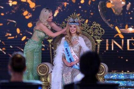 (FOTO) PONIJELA KRUNU NAJLJEPŠE Kristina Piškova iz Češke izabrana za novu mis svijeta