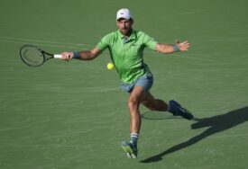 (FOTO) Nagovještaj saradnje: Novak Đoković trenirao sa legendarnim teniserom, mnogi se pitaju da li je on novi član tima