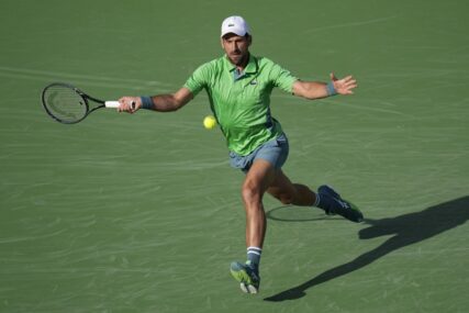 (FOTO) Nagovještaj saradnje: Novak Đoković trenirao sa legendarnim teniserom, mnogi se pitaju da li je on novi član tima