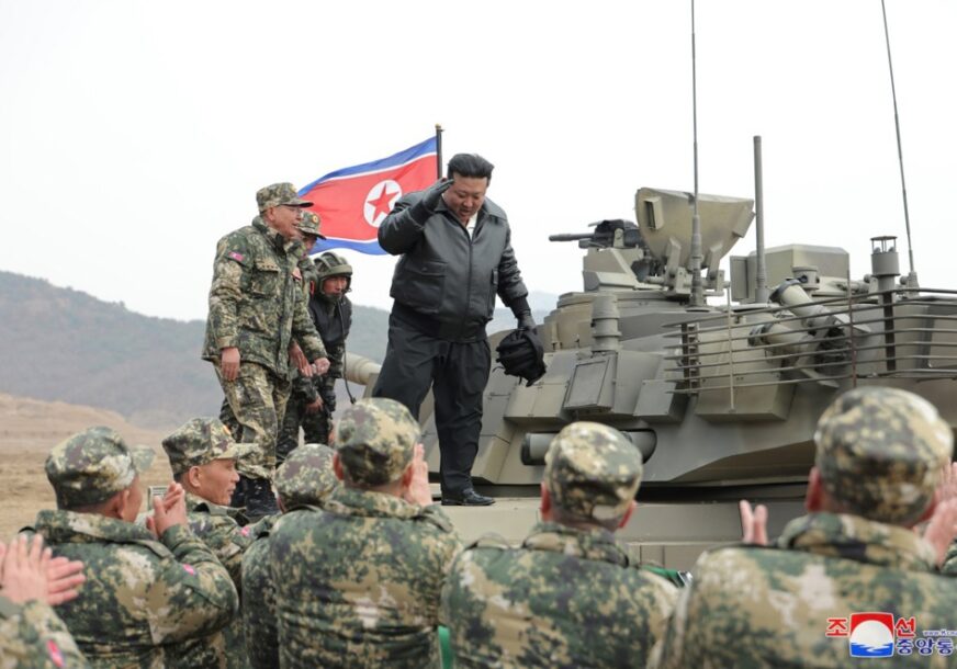 Kim Džong Un na novom tenku