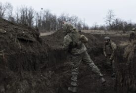 Predstavnici Donjecka tvrde: Ukrajinska vojska napustila brojne položaje kod Avdijevke
