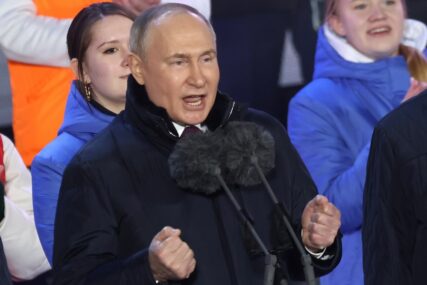 Vladimir Putin nakon pobjede na Crvenom trgu u Moskvi