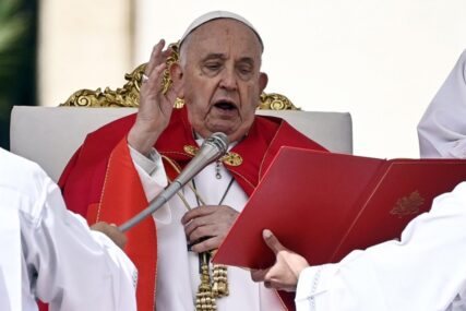 "Apelujem da se taoci odmah puste" Papa Franjo ponovo POZIVA NA PREKID VATRE u Pojasu Gaze