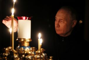 Vladimir Putin pali svijeće za stradale u terorističkom napadu u Mosvki
