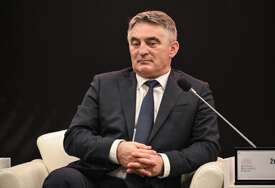 (FOTO) Oporavak brzo prošao: Željko Komšić se VRATIO NA POSAO nakon ugrađivanja stenta