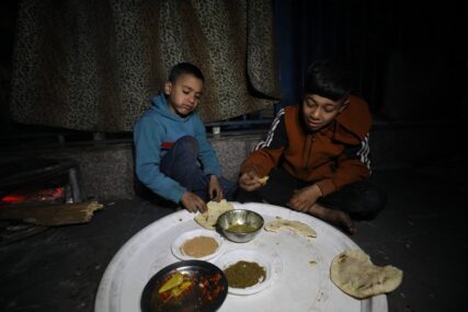 večera u Pojasu Gaze za vrijeme ramazana
