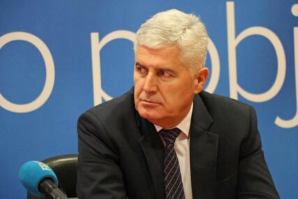 "Želimo zaustaviti blokadu BiH" Čović najavio razgovore s čelnicima stranaka vladajuće koalicije zbog izmjena Izbornog zakona