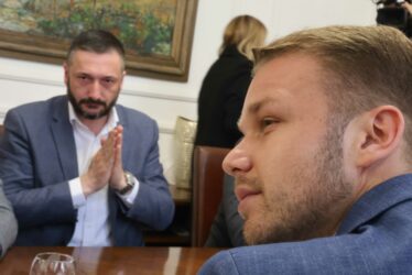Vrbas potkopao put, klizište prijeti kućama u Česmi: Ljubo Ninković pozvao Draška Stanivukovića da se vrati u Banjaluku